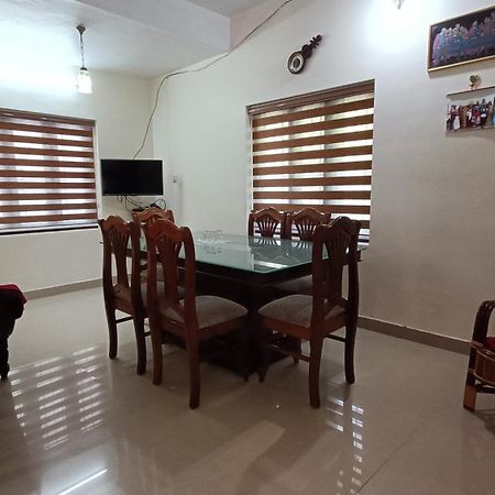 Mom'S Villa Nedumbassery Dış mekan fotoğraf