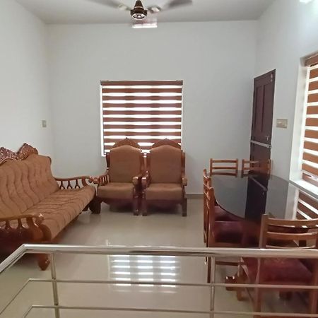 Mom'S Villa Nedumbassery Dış mekan fotoğraf